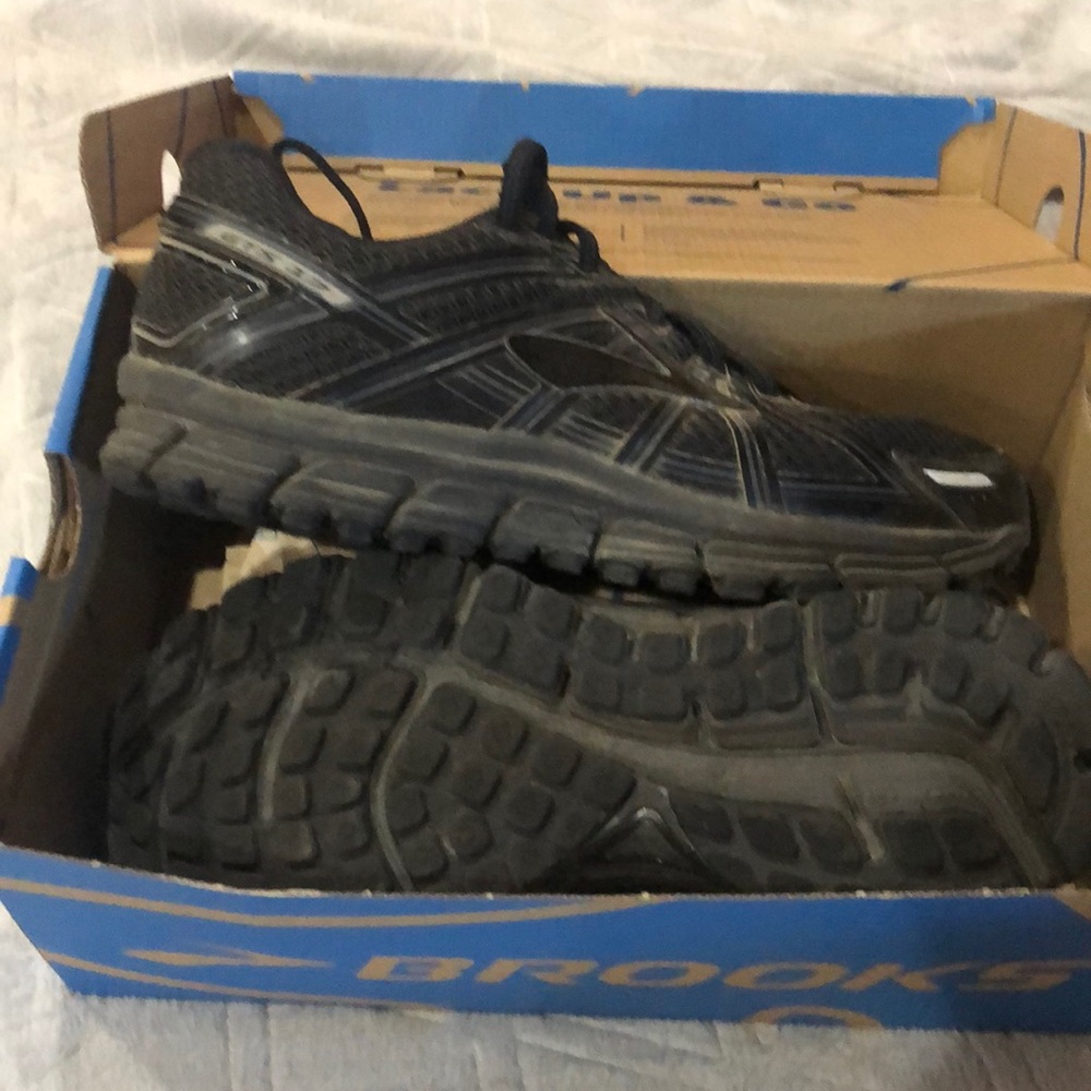Brooks mens running shoes